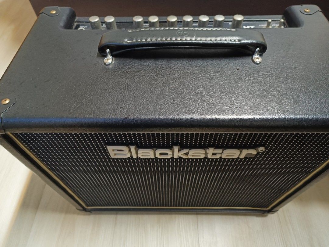 Blackstar HT-5R guitar amp